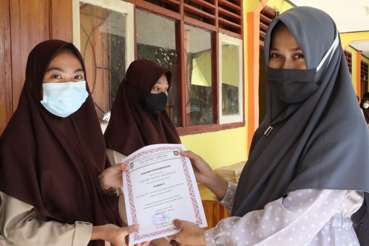 Pembagian Raport Semester Genap 2021